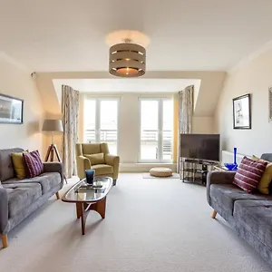 Joivy Inviting Near Leith Walk Apartment